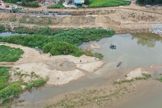 Quảng Ngãi: Cho phép khai thác cát trong mùa mưa lũ