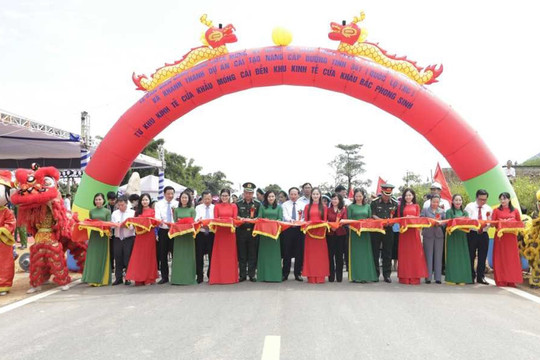 Quảng Ninh: Khánh thành đường nối hai cửa khẩu biên giới