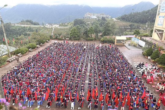 Lào Cai : Hơn 234 nghìn học sinh tưng bừng khai giảng năm học mới