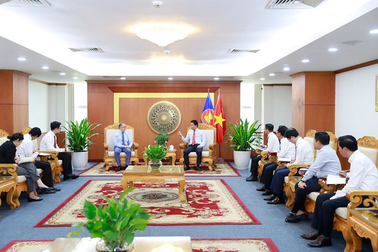 Bộ trưởng Đặng Quốc Khánh tiếp Đại sứ Colombia tại Việt Nam