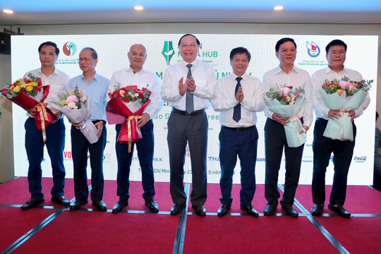 Thứ trưởng Bộ TN&MT Lê Công Thành dự Lễ ra mắt Ban Chủ nhiệm CLB Báo chí Phát triển Xanh hướng đến Net Zero Carbon