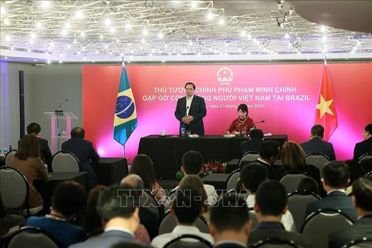 Thủ tướng gặp gỡ cộng đồng người Việt Nam tại Brazil và các nước Nam Mỹ lân cận