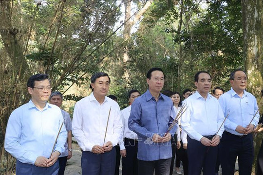 Chủ tịch nước Võ Văn Thưởng dâng hương tại Khu di tích Quốc gia đặc biệt Tân Trào