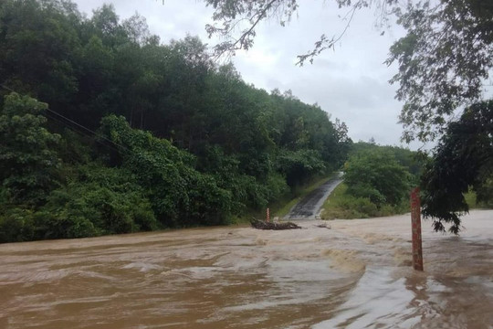 Nghệ An: Nhiều nơi bị ảnh hưởng bởi mưa lớn, lốc xoáy