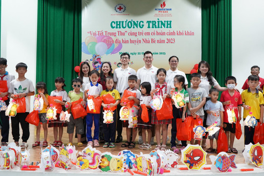 PV GAS phối hợp tổ chức Trung thu cho trẻ em huyện Nhà Bè