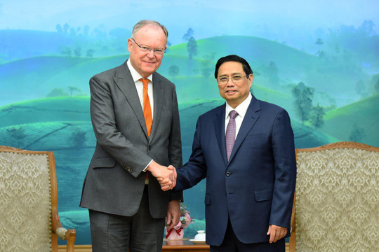 Thủ tướng Phạm Minh Chính tiếp Thủ hiến bang Hạ Saxony của Đức
