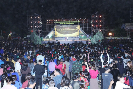 Lạng Sơn: Hàng nghìn người dự Lễ hội văn hoá các dân tộc huyện Chi Lăng