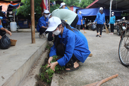 Phù Yên (Sơn La): Hơn 37.000 người hưởng ứng Chiến dịch làm cho thế giới sạch hơn 2023