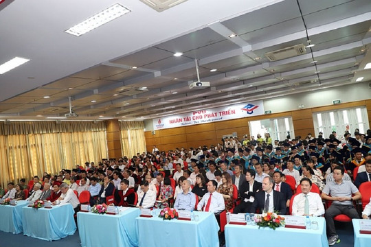 Trường Đại học Dầu khí Việt Nam tổ chức Lễ tốt nghiệp năm 2023 và khai giảng năm học mới 2023 - 2024