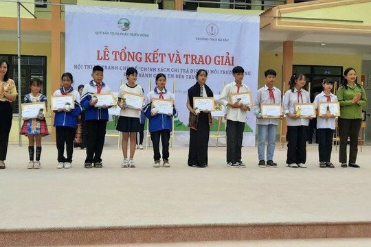 Điện Biên: Trao giải Hội thi vẽ tranh “Chính sách chi trả DVMTR đồng hành cùng em đến trường”