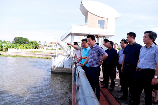Bộ trưởng Đặng Quốc Khánh làm việc với các địa phương về tình hình ô nhiễm môi trường hệ thống công trình thủy lợi Bắc Hưng Hải
