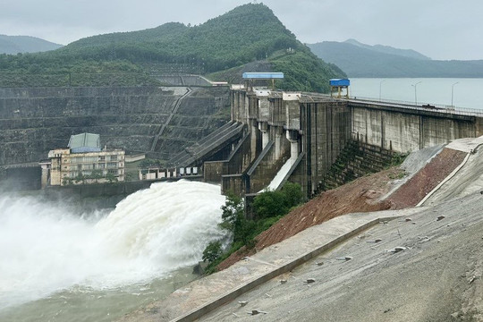 Thừa Thiên – Huế: Các hồ chứa đồng loạt điều tiết nước, tạo dung tích phòng lũ