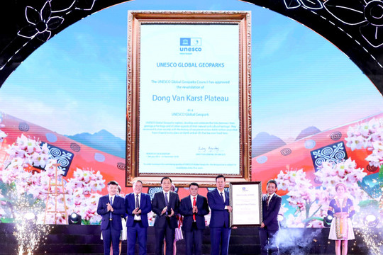 Hà Giang: Đón nhận danh hiệu Công viên địa chất toàn cầu Cao nguyên đá Đồng Văn lần thứ III và Khai mạc Lễ hội Hoa Tam giác mạch lần thứ IX
