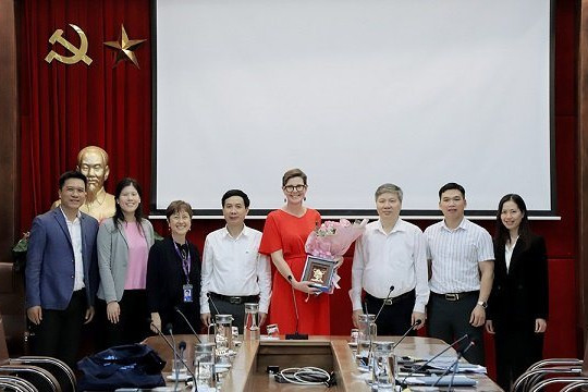 BHXH Việt Nam và Tổ chức Y tế thế giới (WHO) t ăng cường hợp tác trong lĩnh vực BHYT