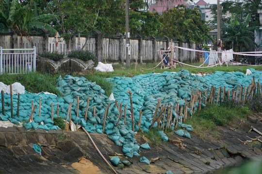 Đà Nẵng: Kênh thoát nước sạt lở nghiêm trọng sau mưa lớn