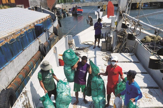 Phú Quốc: Đảo ngọc tiên phong giảm nhựa