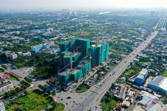 Hà Nội: Giá nhà cao, nhà đầu tư không "xuống tiền"