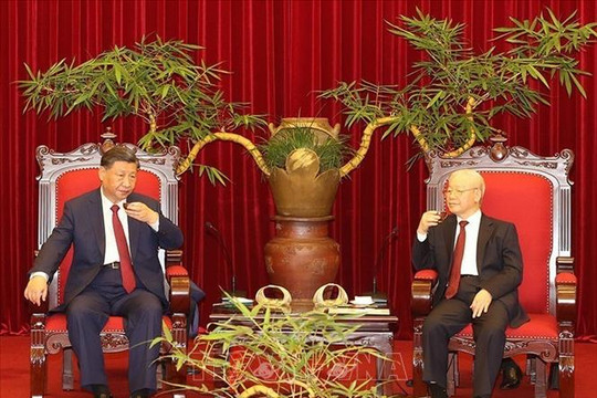 Tổng Bí thư Nguyễn Phú Trọng và Tổng Bí thư, Chủ tịch nước Trung Quốc Tập Cận Bình dự Tiệc trà