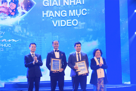 Ấn tượng Lễ trao giải Cuộc thi Ảnh và Video "Việt Nam hạnh phúc"
