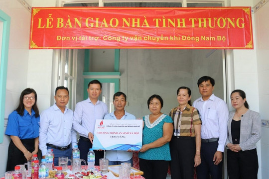 KĐN trao nhà tình thương, tặng quà và tài trợ y tế tại TP HCM và Đồng Nai
