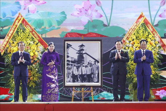 Chủ tịch Quốc hội dự Lễ kỷ niệm 60 năm Ngày Bác Hồ về thăm tỉnh Thái Nguyên