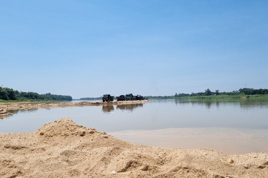 Sau 3 tháng xóa bỏ, Quảng Ngãi lại đưa cát xây dựng vào diện phải kê khai giá