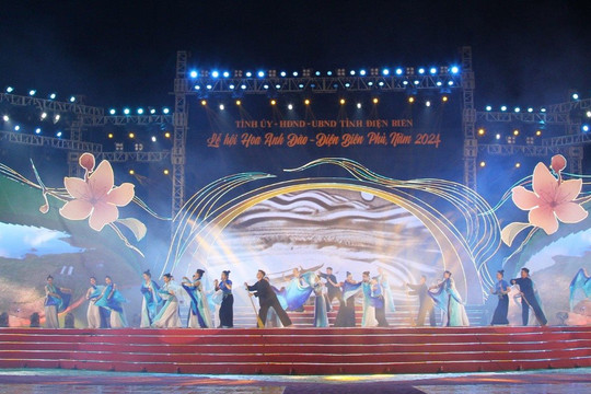 Điện Biên: Khai mạc Lễ hội hoa anh đào