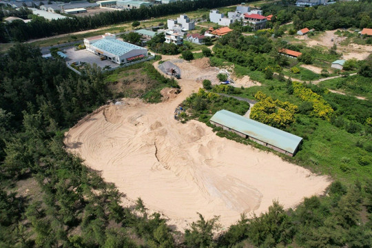 Phú Yên: Cần kiểm tra làm rõ điểm khai thác cát lậu cực lớn giữa trung tâm TP. Tuy Hòa