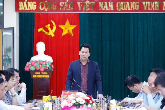 Bộ trưởng Đặng Quốc Khánh làm việc với Sở Tài nguyên và Môi trường tỉnh Điện Biên
