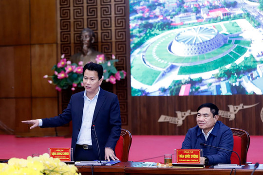 Bộ trưởng Bộ Tài nguyên và Môi trường Đặng Quốc Khánh làm việc với tỉnh Điện Biên