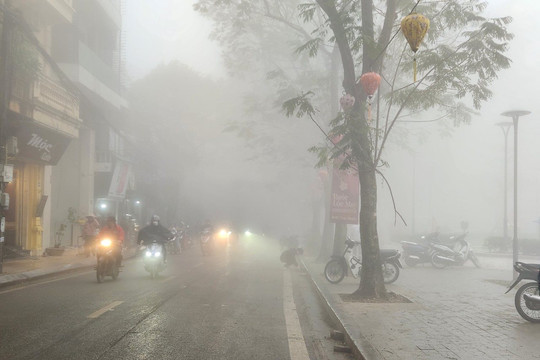 Sương mù và mưa phùn tại Hà Nội có khả năng kéo dài đến sáng 4/2