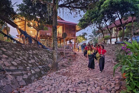 Điện Biên: Phát triển du lịch cộng đồng gắn với bảo vệ môi trường