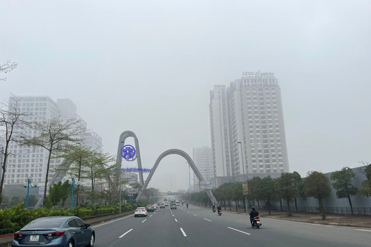 Sương mù dày đặc, Hà Nội ô nhiễm không khí nặng