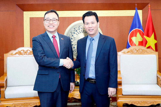 Bộ trưởng Đặng Quốc Khánh làm việc với Đại sứ Đặc mệnh toàn quyền Hàn Quốc tại Việt Nam