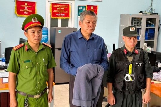 Thừa Thiên – Huế: Bắt giám đốc doanh nghiệp về tội buôn lậu