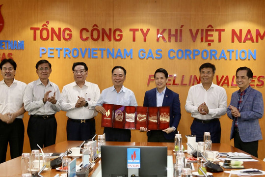 Hội Dầu khí Việt Nam và PV GAS tăng cường hợp tác phát triển