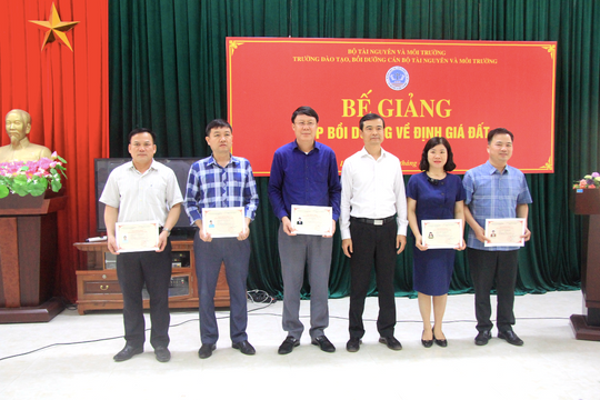 Lạng Sơn: 108 học viên hoàn thành Lớp bồi dưỡng về Định giá đất năm 2024