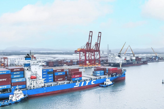 Hàng hóa qua cảng Chu Lai tăng cao trong quý I/2024