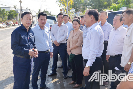 Phó Thủ tướng Trần Hồng Hà làm việc với các tỉnh Đồng bằng sông Cửu Long về phòng, chống hạn, mặn