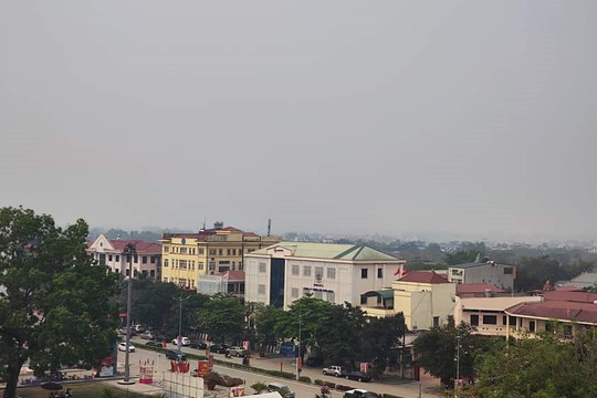 Điện Biên: Mù khô làm đặc quánh không khí, hủy nhiều chuyến bay do hạn chế tầm nhìn
