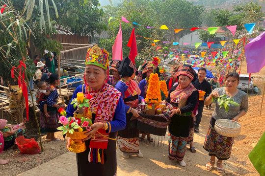 Tết Bun Huột Nặm của dân tộc Lào xã Núa Ngam (huyện Điện Biên)