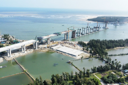 Thừa Thiên – Huế: Tập trung đầu tư hạ tầng để phát triển kinh tế biển