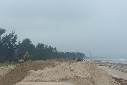 Nghệ An: Kiểm tra, xử lý vụ khai thác cát biển trái phép ở bờ biển Cửa Lò