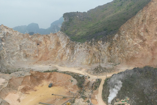 Thanh Hóa: Tạm dừng khai thác khoáng sản do phát hiện hang động
