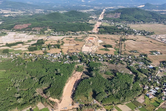 Quảng Ngãi: Còn 4,94 ha đất chưa bàn giao mặt bằng dự án cao tốc Bắc - Nam
