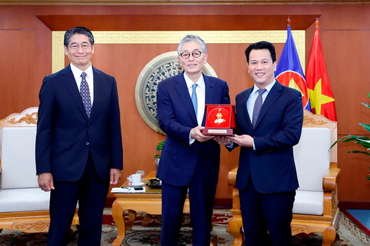 Bộ trưởng Đặng Quốc Khánh tiếp Đại sứ Nhật Bản và Chủ tịch Tập đoàn EREX