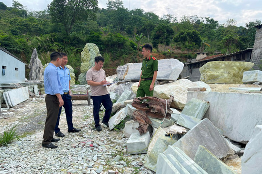 Cương quyết nói không với hoạt động khai thác đá cảnh trái phép ở Văn Chấn, Yên Bái