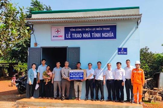 PC Đắk Nông hỗ trợ xây nhà tình nghĩa cho gia đình khó khăn