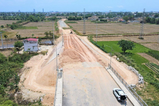 Quảng Nam: Hàng loạt dự án “nằm chờ” đất, cát