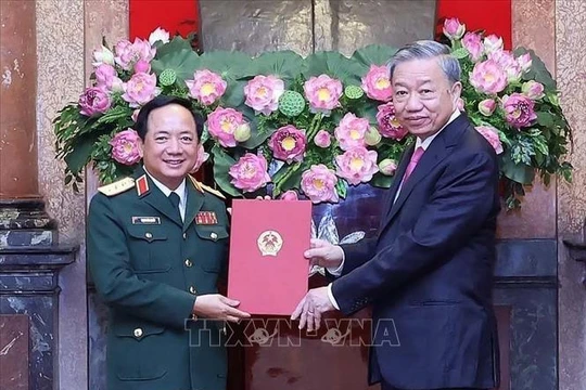 Lễ trao Quyết định của Chủ tịch nước bổ nhiệm Chủ nhiệm Tổng cục Chính trị Quân đội nhân dân Việt Nam